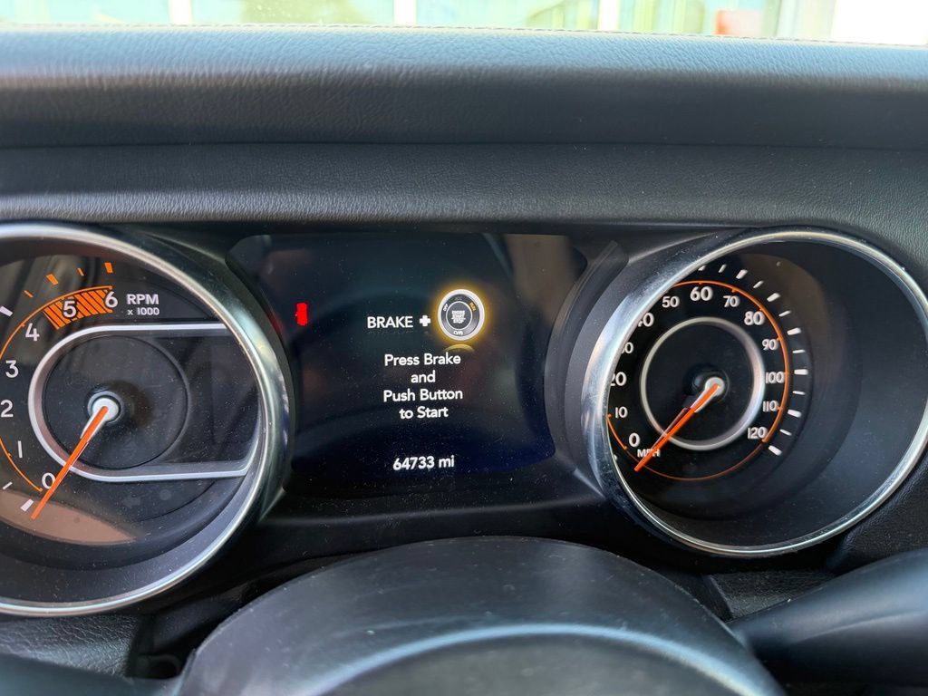 Used 2022 Jeep Wrangler Unlimited Sahara w/ LED Lighting Group AWD/4WD image 10