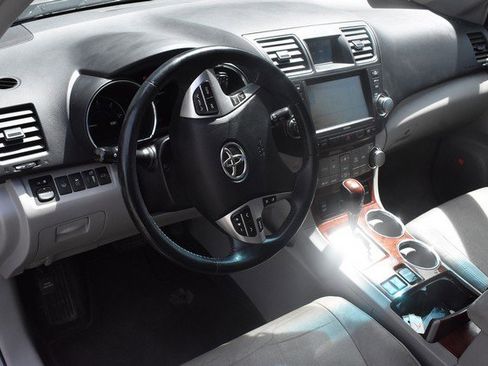 Used 2012 Toyota Highlander Limited AWD/4WD image 14