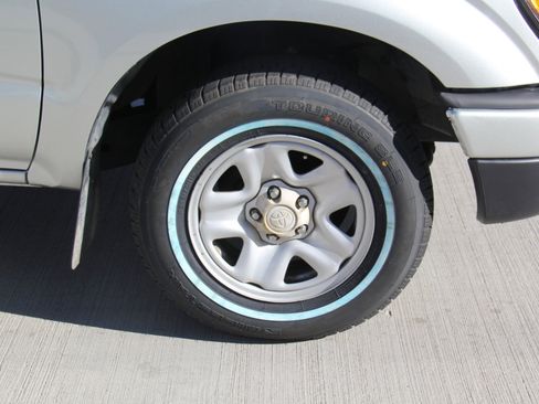 Used 2002 Toyota Tacoma 2WD Regular Cab image 14