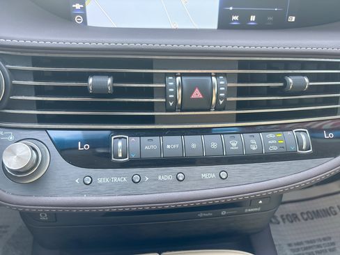 Used 2019 Lexus LS 500 RWD image 17