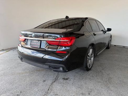 Used 2019 BMW 740i xDrive w/ M Sport Package AWD/4WD image 3
