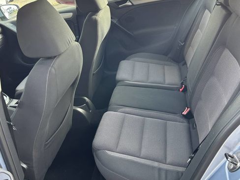 Used 2010 Volkswagen Golf 4-Door image 15