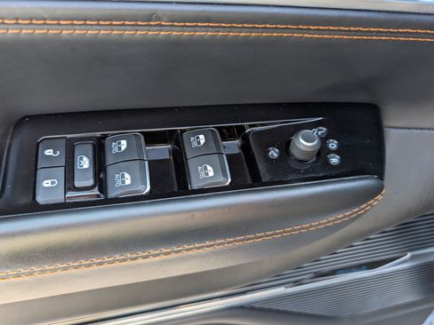 Used 2024 Jeep Grand Wagoneer L Series III AWD/4WD image 21