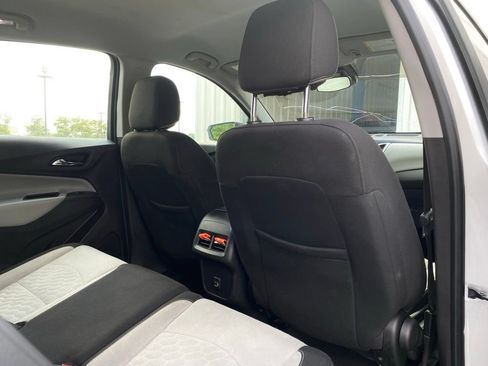 Used 2021 Chevrolet Equinox LS FWD image 19