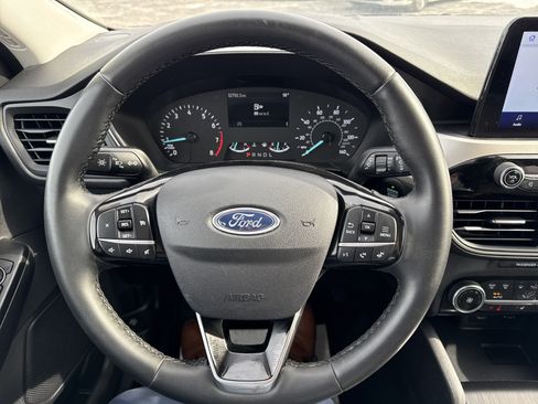 Used 2022 Ford Escape SE w/ SE Sport Appearance Package image 13