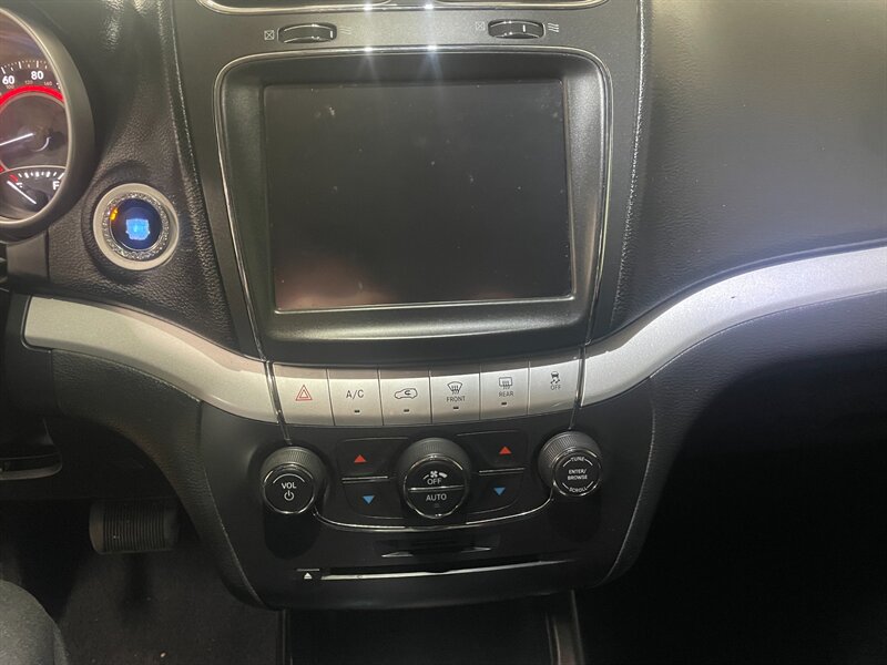Used 2018 Dodge Journey SXT w/ Safe & Sound Group AWD/4WD image 14