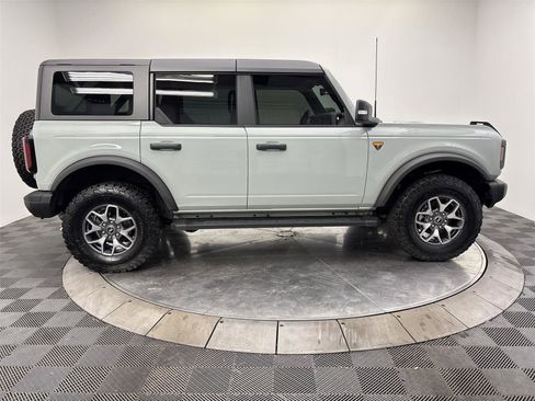 Used 2023 Ford Bronco Badlands image 17