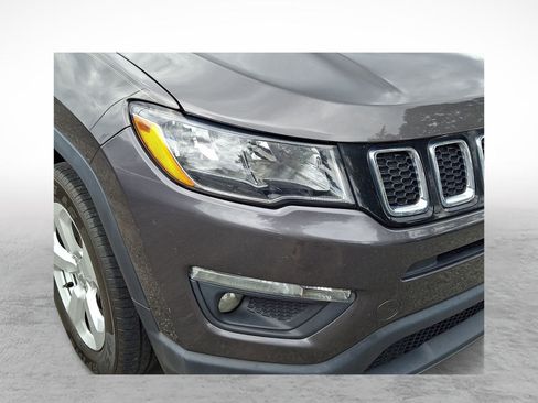 Used 2020 Jeep Compass Latitude w/ Cold Weather Group AWD/4WD image 6