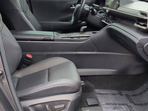 Certified 2023 Toyota Crown Limited image 30