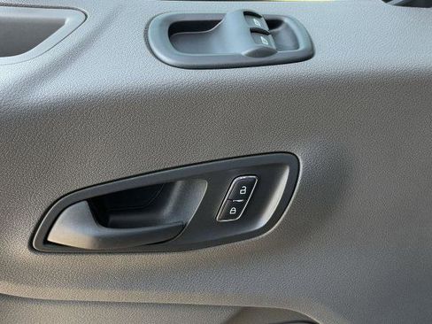 New 2025 Ford Transit 250 148 Medium Roof image 23