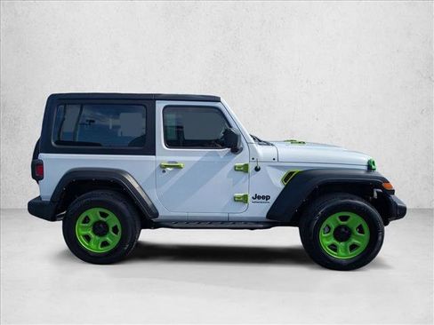 Used 2022 Jeep Wrangler Sport image 4