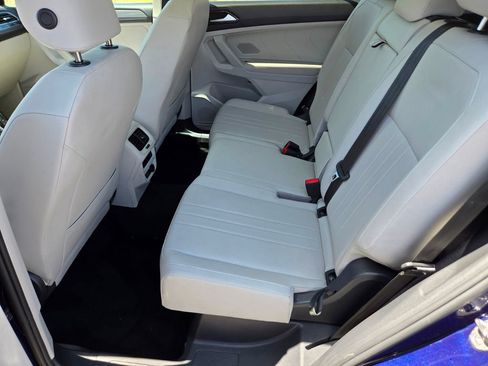 Certified 2023 Volkswagen Tiguan SE w/ Panoramic Sunroof Package FWD image 9