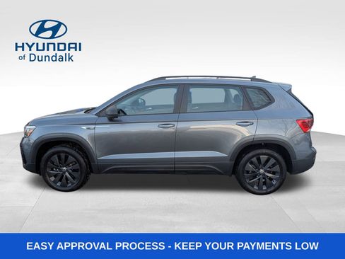 Used 2022 Volkswagen Taos S image 2