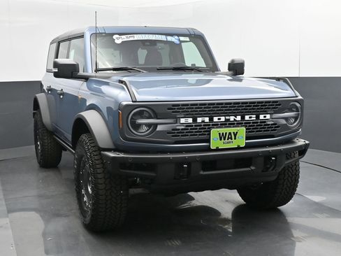 New 2025 Ford Bronco Badlands image 9