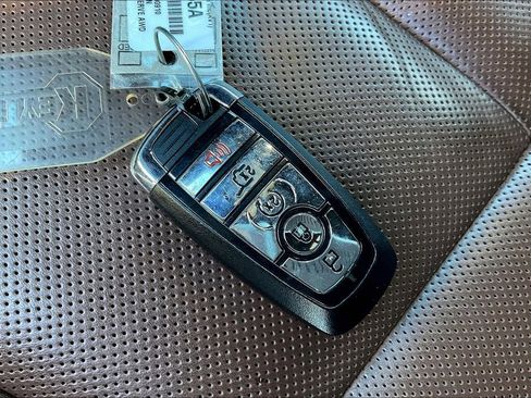 Certified 2024 Lincoln Aviator Reserve w/ Equipment Group 201A image 11