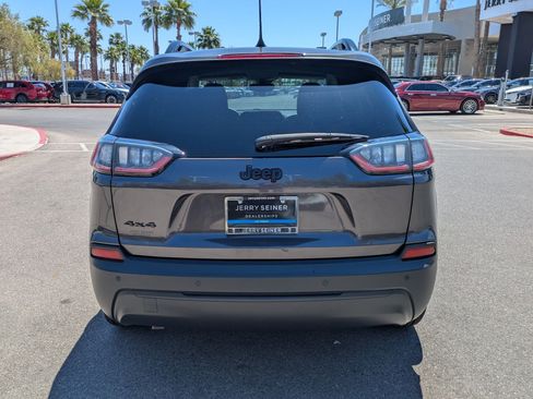 Used 2023 Jeep Cherokee Altitude Lux AWD/4WD image 5
