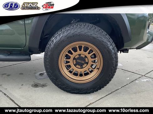 Used 2021 Toyota Tacoma TRD Off-Road w/ Technology Package AWD/4WD image 9