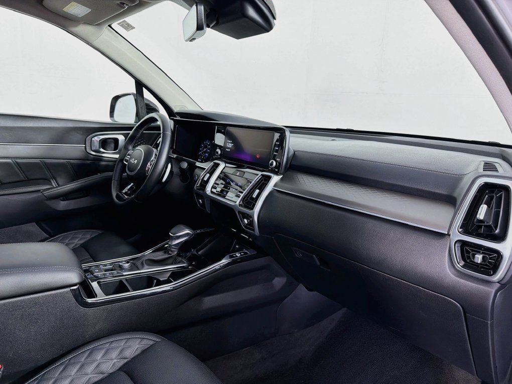 Used 2023 Kia Sorento SX AWD/4WD image 31