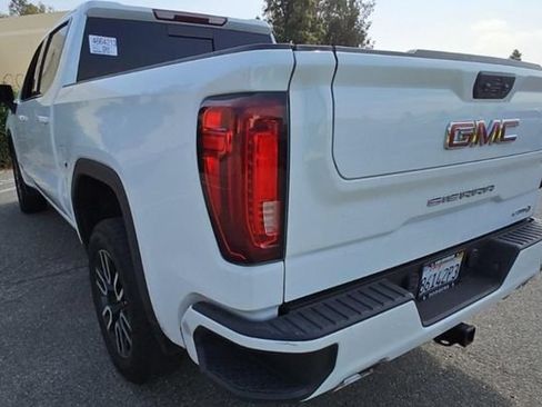 Used 2022 GMC Sierra 1500 AT4 w/ AT4 Preferred Package AWD/4WD image 4