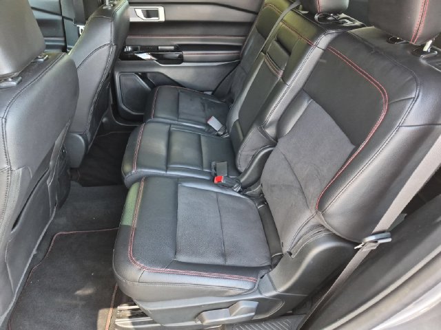 Used 2023 Ford Explorer ST-Line w/ Class IV Trailer Tow Package AWD/4WD image 18