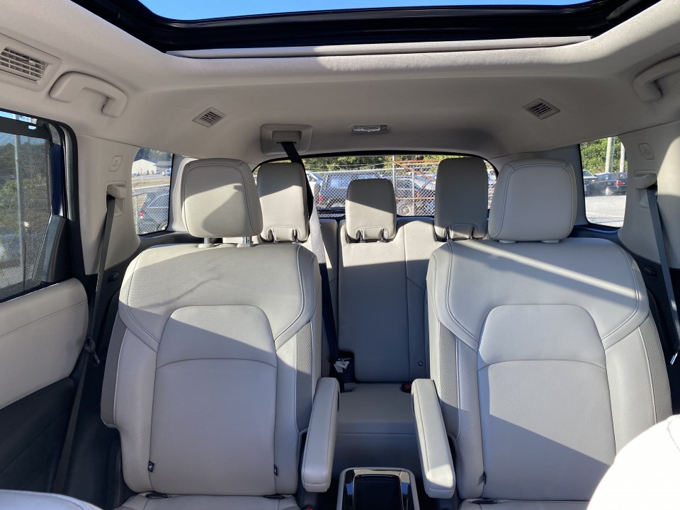 Used 2022 Nissan Pathfinder SL w/ SL Premium Package AWD/4WD image 16