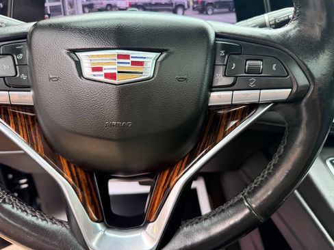 Used 2022 Cadillac Escalade Premium Luxury AWD/4WD image 26