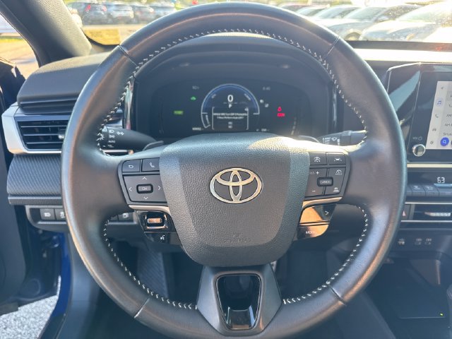 Used 2025 Toyota Camry SE FWD image 25