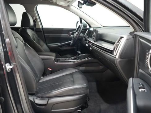 Used 2024 Kia Sorento S image 39