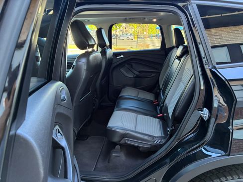 Used 2018 Ford Escape SE w/ SE Sport Appearance Package AWD/4WD image 13