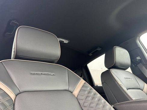 New 2026 GMC Canyon Denali image 17