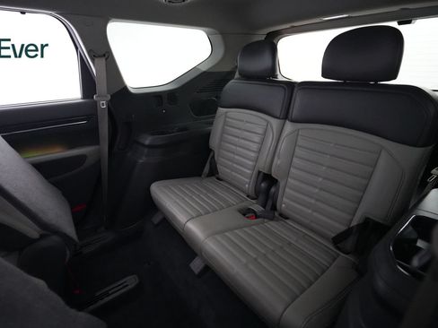 Used 2024 Kia EV9 Land AWD/4WD image 25