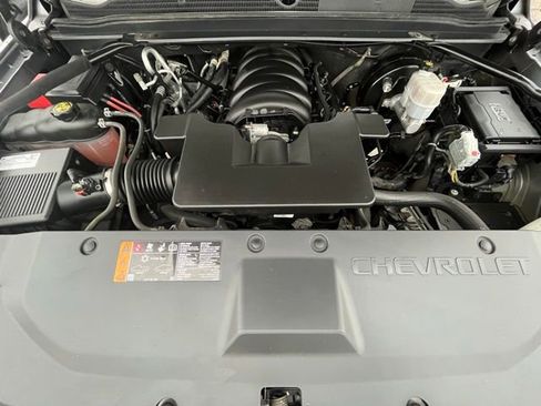 Used 2019 Chevrolet Suburban LT image 39