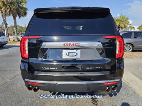 Used 2021 GMC Yukon Denali w/ Denali Premium Package image 4