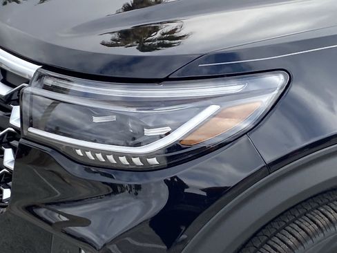 New 2026 Ford Explorer Platinum w/ LUX Leather Package AWD/4WD image 7