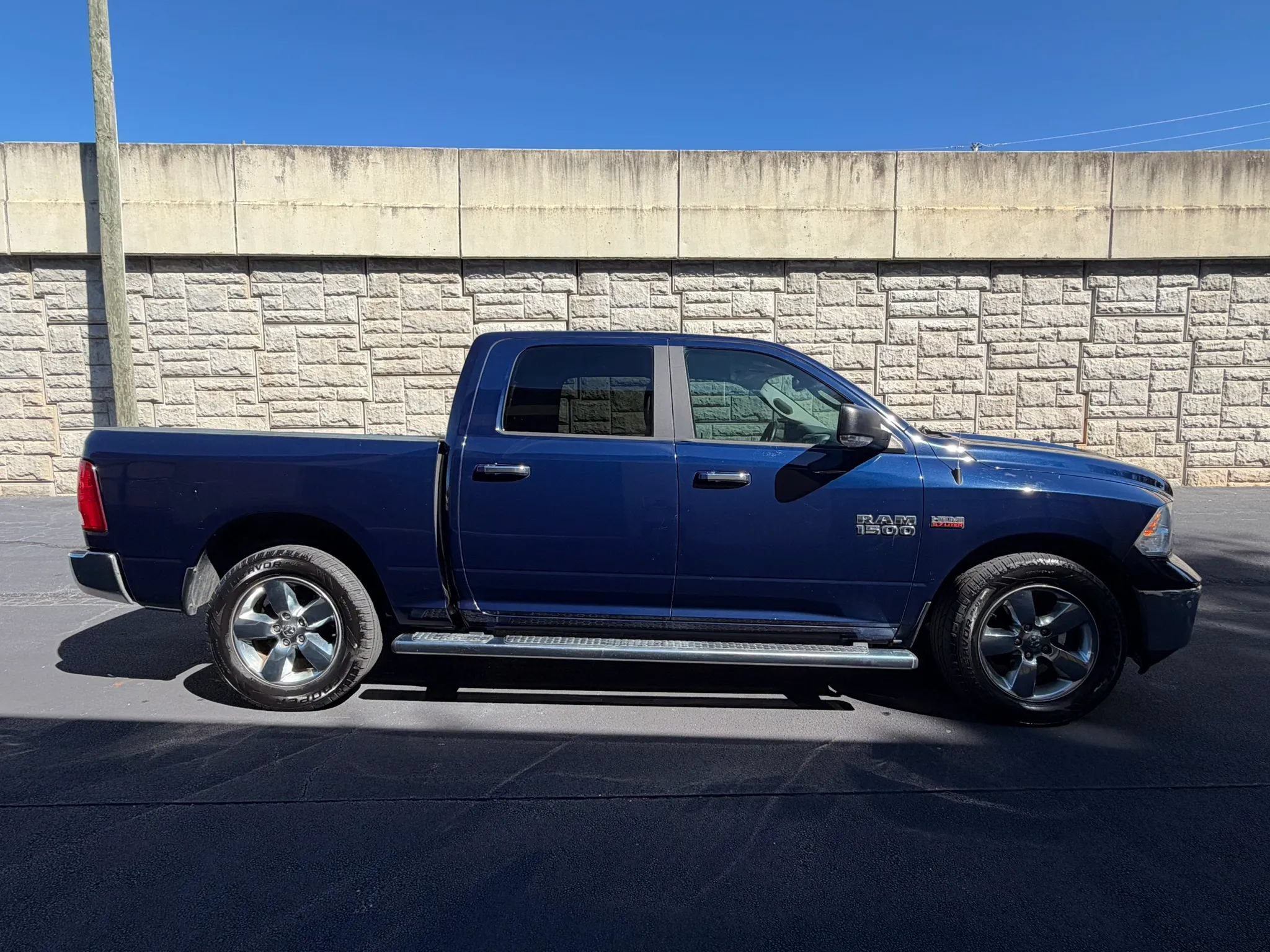 Used 2017 RAM 1500 Lone Star RWD image 6