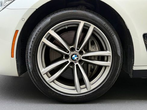 Used 2017 BMW 750i xDrive image 8