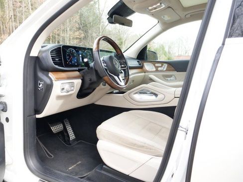 Used 2022 Mercedes-Benz GLS 450 4MATIC image 24