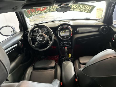 Used 2016 MINI Cooper 4-Door Hardtop FWD image 30