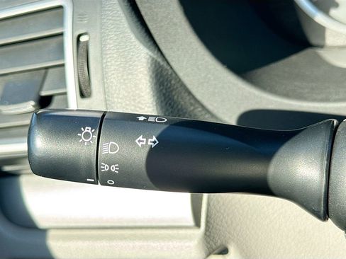 Used 2018 Subaru Forester 2.5i w/ Alloy Wheel Package image 13