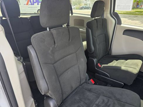 Used 2016 Dodge Grand Caravan SE w/ Quick Order Package 29E SE FWD image 28