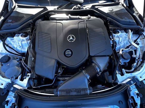 Used 2025 Mercedes-Benz E 350 4MATIC Sedan image 18