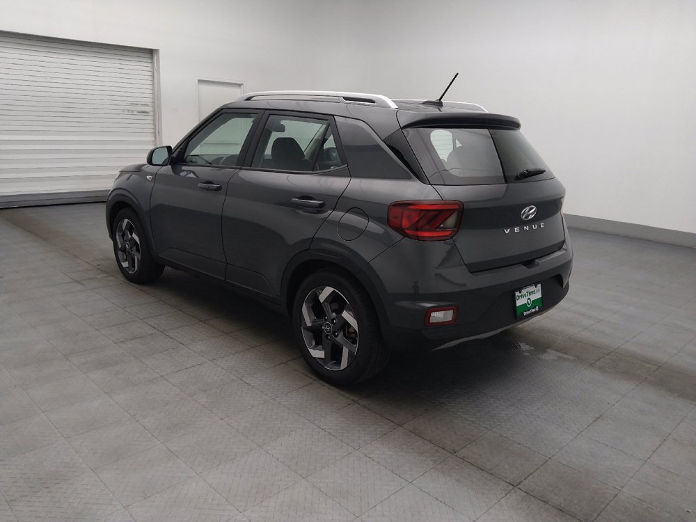 Used 2025 Hyundai Venue SEL FWD image 3