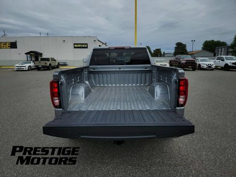 Used 2023 GMC Sierra 1500 SLE w/ Enhanced Capability Package AWD/4WD image 15