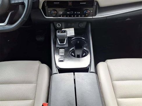 Certified 2022 Nissan Rogue SV w/ SV Premium Package image 11