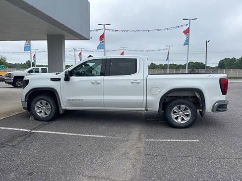 Used 2023 GMC Sierra 1500 SLE AWD/4WD image 6