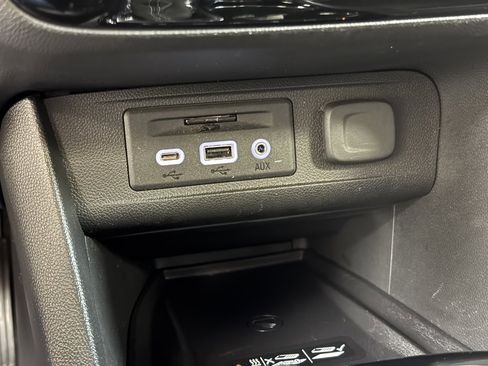 Used 2023 Buick Encore GX Essence w/ Advanced Technology Package image 41