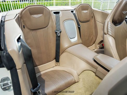 Used 2019 Aston Martin DB11 Volante image 44