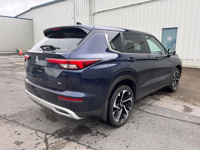 Used 2024 Mitsubishi Outlander AWD image 4