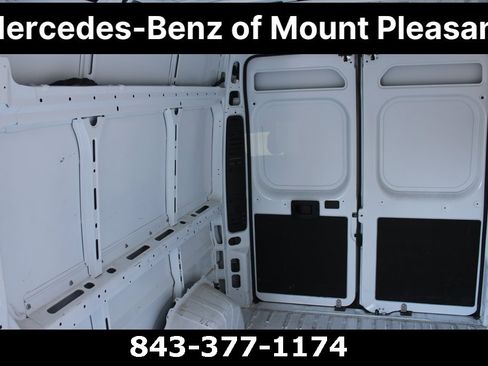 Used 2025 RAM ProMaster 2500 w/ Convenience Group image 9