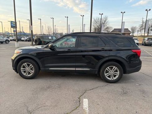 Used 2022 Ford Explorer XLT w/ Equipment Group 202A image 6
